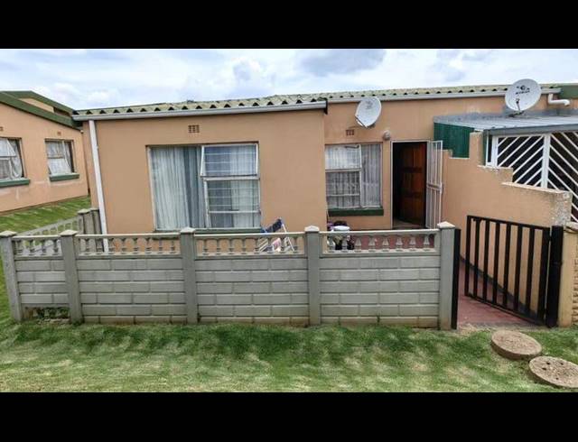 3 BEDROOM TOWNHOUSE FOR SALE IN FLORIDA